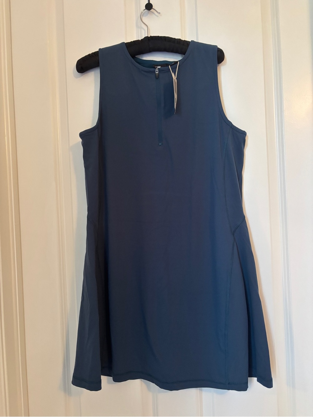 Crane - Women’s Sleeveless Teal Blue Shift Dress with built in Skort. Sz L NWT